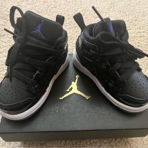 Jordan Kids' Sneakers in Black and Violet